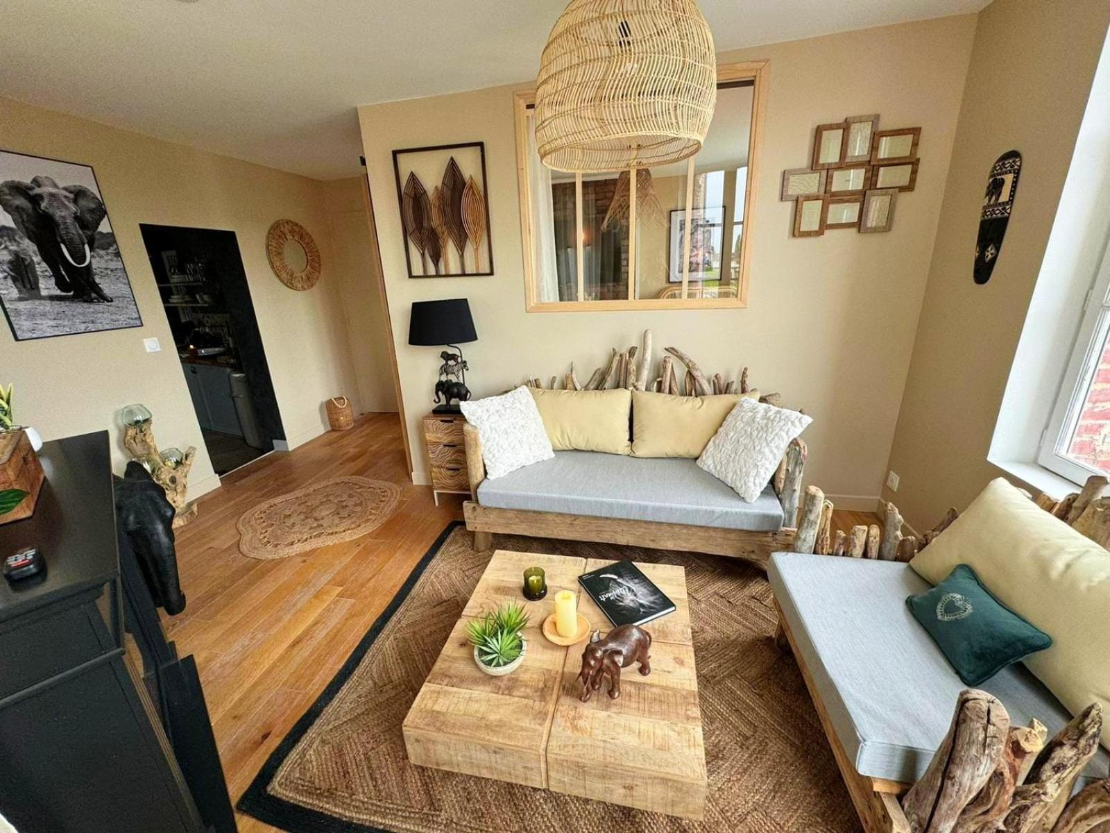 Duplex Safari Jusqu'A 4 Personnes, Spa, Cinema Et Lit Sous Les Arbres, Day Use, 10 Min Centre Amiens Exterior foto